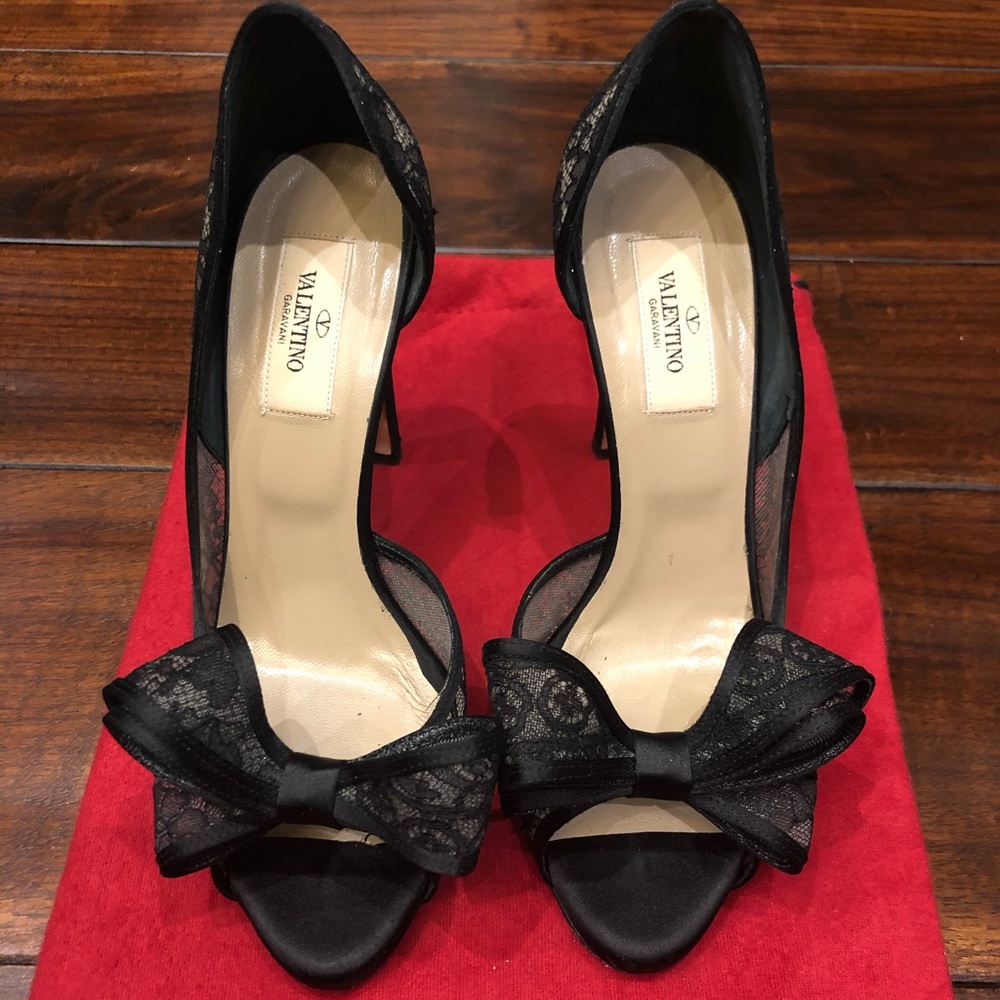 Valentino lace bow heel